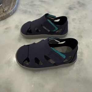 Blue and Green Sporty Sandals with Ventilated Design